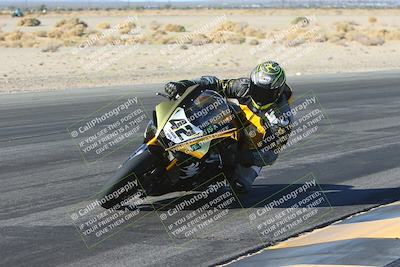 media/Jan-10-2025-CVMA Friday Practice (Fri) [[489e0da257]]/Group 4 and Trackday/Session 2 (Turn 4 Inside)/